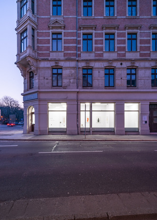 Außenansicht Norm, Galerie Konstanze Wolter, Chemnitz, 2022